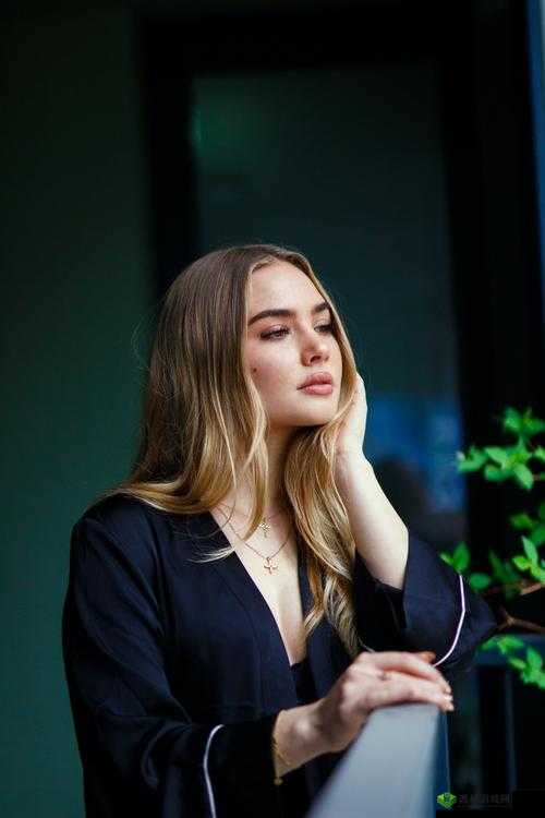 探索欧美人体mrss少妇piC的独特魅力：时尚与性感的完美结合